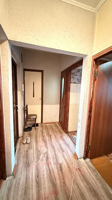 продаю квартиру 105 серии: Продаю 2 ком квартиру Аламедин -1 Возле 1 школы 4 этаж из 5 105 — 4