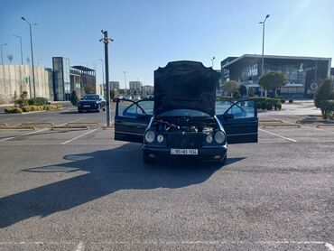 Mercedes-Benz: Mercedes-Benz E-Class: 2.8 l | 1998 il Sedan — 13