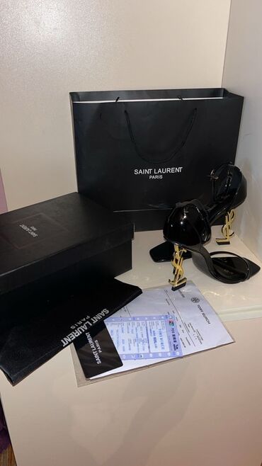 женские серебристые туфли: Məhsul: Saint Laurent Paris qadın ayaqqabısı - Model: Obyektli heel