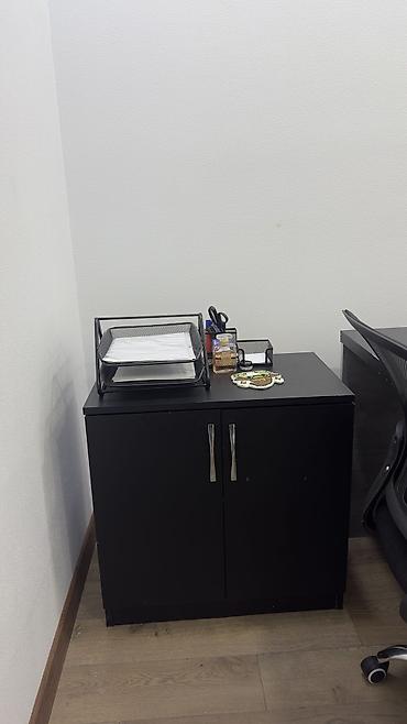 Ofis dəst mebeli: Ofis mebeli komplekt şəkildə cəmi 1250 AZN-ə satılır. Təcili olduğu — 2