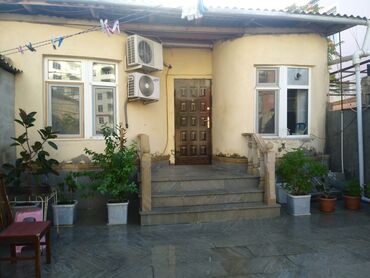 снять дом с бассейном: 4 комнаты, 2 м², Средний ремонт