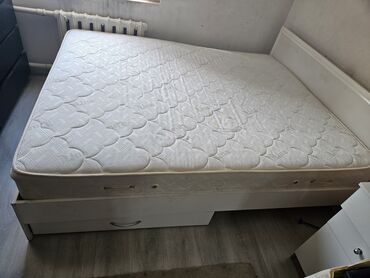 шкаф для вещей с полками: Кровать б/У. Матрас Lina, матрасом пользовались мало. Двухспальная
