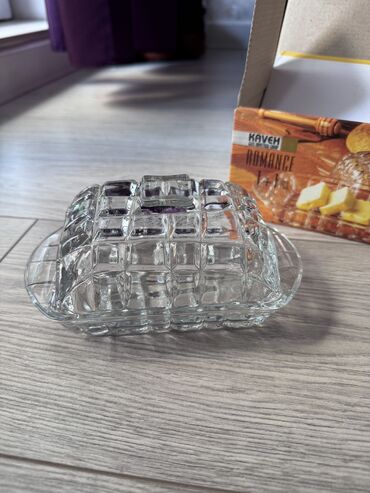 Наборы посуды: Новая посуда, тарелки, сахарница, масленка, чайный сервис, чайник — 6