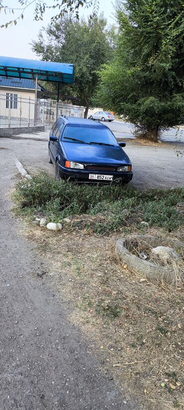 купить скутер в бишкеке: Volkswagen Passat: 1991 г., 1.8 л, Механика, Бензин, Универсал