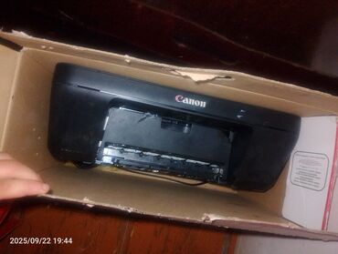 купить подержанный ноутбук: Canon brendinin bu inkjet printeri qara rəngdədir və evdə və ya kiçik