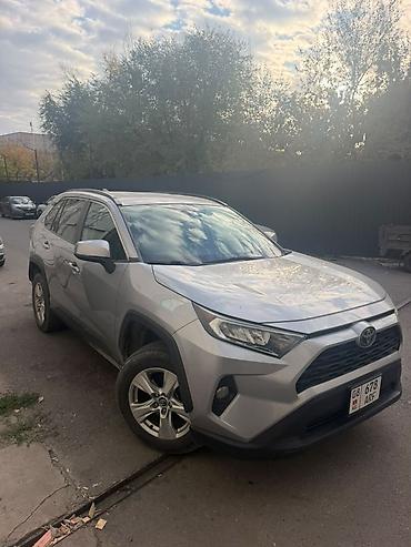 lan rover: Toyota RAV4: 2021 г., 2.5 л, Автомат, Бензин, Кроссовер — 1