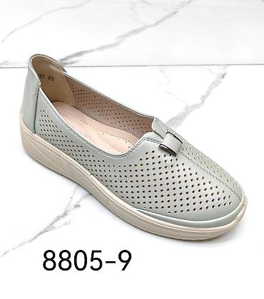 Кроссовки и спортивная обувь: Белые женские кроссовки с перфорацией и шнуровкой. Модель имеет — 23