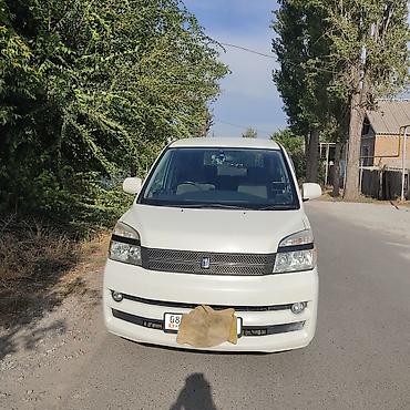 Toyota: Toyota Voxy: 2004 г., 2 л, Вариатор, Бензин, Минивэн — 15