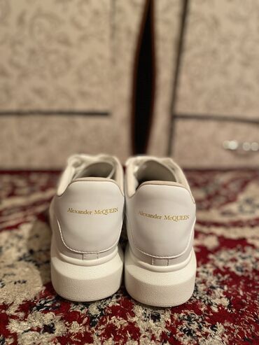 белые кеды мужские: Кроссовкалар, 39, Alexander McQueen, Жаңы, түсү - Ак, Өзү алып кетүү