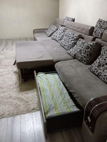 спальные диван бу: Цвет - Серый, Б/у