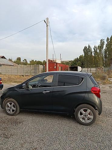 рассрочку машина: Chevrolet Spark: 2016 г., 1 л, Автомат, Бензин, Хэтчбэк — 4