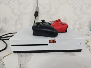 кир жуучу машиналар алам: 🔥продаю xbox one s🔥 в комплекте 2 джойстика, присутствуют все провода