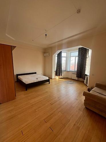 Долгосрочная аренда домов: 400 м², 7 комнат, Балкон застеклен, Видеонаблюдение, Бассейн — 5