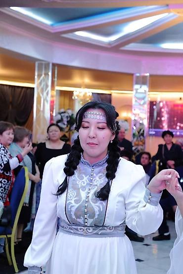 Киреге берилүүчү кийимдер: Улуттук кийим, Аял, 48, 50 (L) — 4