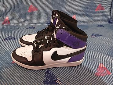 Nike Air Jordan 1 Mid Br 41 “Court Purple/Black/White” Kopija na lalafo.rs Nike Air Jordan 1 Mid Br 41 “Court Purple/Black/White” Kopija