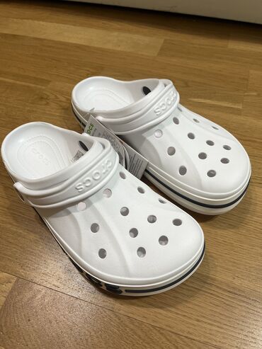 crocs kyrgyzstan бишкек: Эркектердин сандалийи, 41, Crocs, Жаңы, түсү - Ак, Өзү алып кетүү