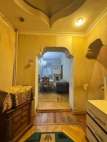 Mənzillər: Bakı, 3 otaqlı, Köhnə tikili, m. Elmlər Akademiyası, 80 kv. m — 3
