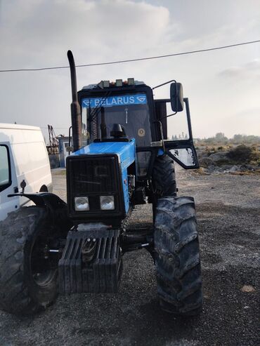 Traktorlar: Belarus 1221 traktoru - Güclü 6 silindrli dizel mühərrik - Ön çəki — 4