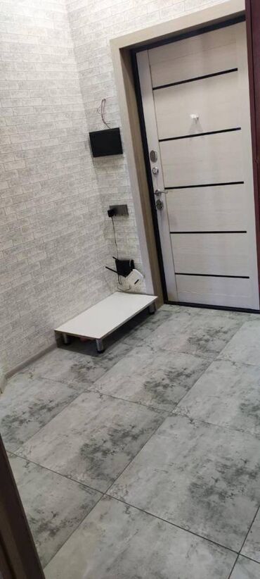 Uzunmüddətli kirayə mənzillər: Mənzil tam əşyalı kirayə verilir. 14.12 mərtəbə, 58 kv, 1 otaq, (1-2 — 11