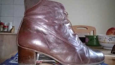 Gležnjače: Gležnjače, 37 — 2