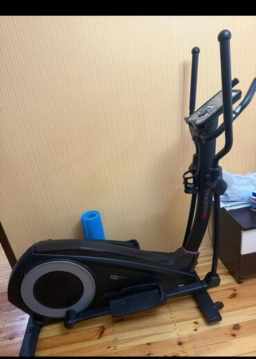 Velotrenajorlar: Treadclimber TC5000 idman trenajoru. Evdə idman etmək üçün əlverişli