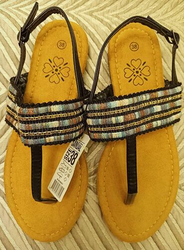 Basanoşka və səndəllər: Ölçü: 38, Yeni