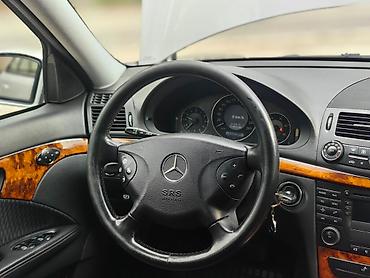 auto kamera 3 u 1: Mercedes-Benz E 220 CDI, limuzina, srebrna metalik. Ključne — 9