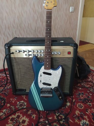 Гитары: Продаю Мексиканский Fender Mustang Competition. С серийным номером