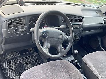 Volkswagen: Volkswagen Vento: 1994 г., 1.8 л, Механика, Бензин, Седан — 6