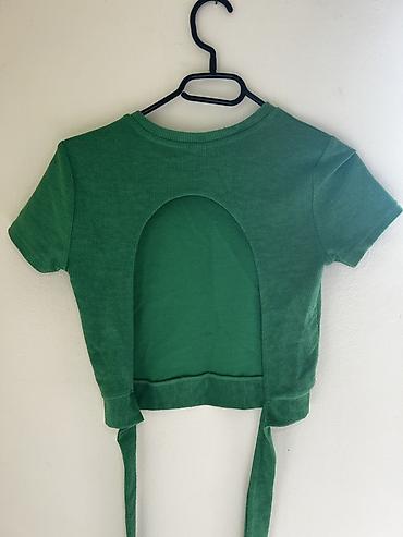 eb studio obuca: Zeleni ženski crop top sa kratkim rukavima i okruglim izrezom — 2