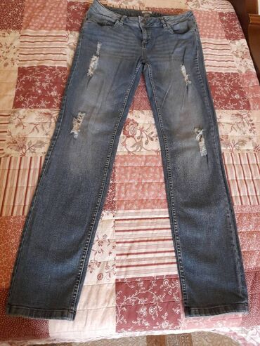 Qadın şalvarları: Müxtəlif markaların şalvarları. Birin qiyməti 10 man. Брюки различныx — 9