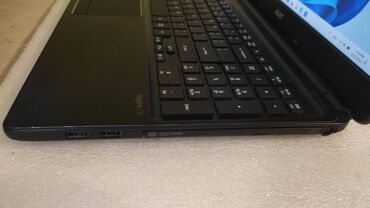 Acer: Intel Core i7, 8 GB OZU, 15.6 " — 9