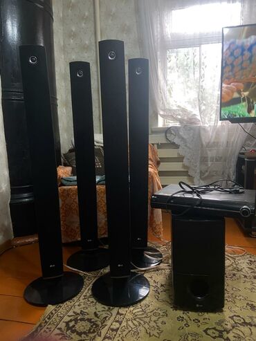 Динамики и колонки: Домашний кинотеатр LG 5.1 с напольными колоннами Состав комплекта: -