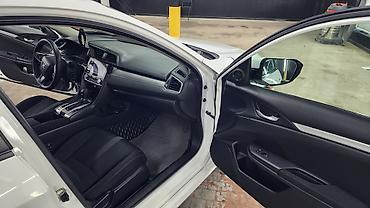 Honda: Honda Civic: 2017 г., 2 л, Вариатор, Бензин, Седан — 14