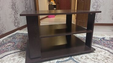столы и стулья для офиса: Гарнитур для зала, Б/у, Журнальный стол, ДСП, Самовывоз