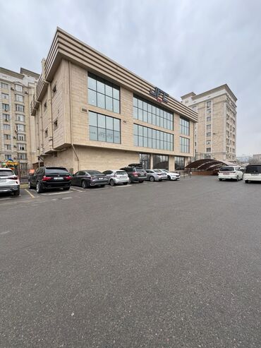 Кеңселерди ижаралоо: Сдаю Аренда офисов, 188 м², В жилом комплексе, С отдельной кухней, С отдельным входом, С отдельным сан узлом — 1