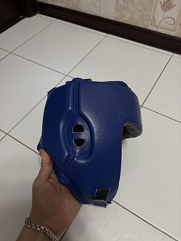 Перчатки: Набор экипировки для бокса/кикбоксинга Состав: - Боксерские кроссовки — 8