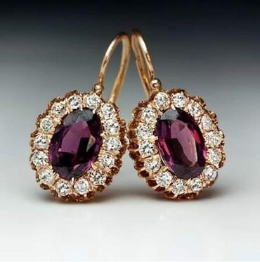 Minđuše: Mindjuše
Cena:900din na lalafo.rs — 6 Minđuše: Mindjuše
Cena:900din — 6