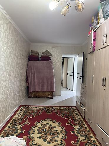 Батирлерди сатуу: 3 бөлмө, 58 м², 6-мкр 104-серия, 1 кабат, Косметикалык оңдоо — 5