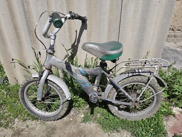маленький велосипед: Детский велосипед 5-6 лет Адрес жил массив Ала тоо улица Арча гуль 65