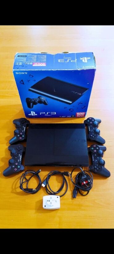 ps3 oyun diskləri: PLAYSTATİON 3 SUPER SLİM. 500GB YADDAŞ, KABELLƏRİ, 3ƏDƏD A CLASS VƏ