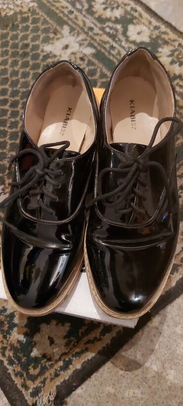 обувь для девочек: Ботинки и ботильоны 39, цвет - Черный