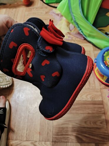 Детская обувь: Детские утеплённые сапожки BOGS размер -25 состояние отличное! вся — 5