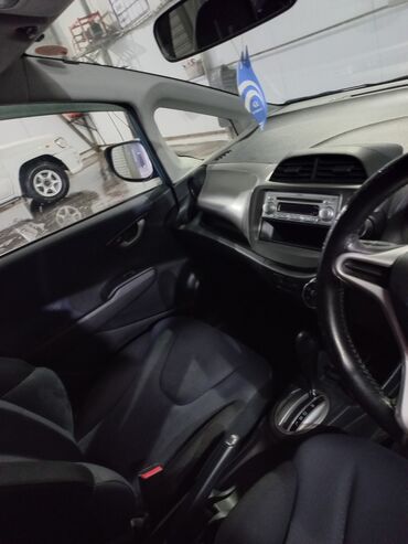 хонда акцент: Honda Fit: 2010 г., 1.3 л, Вариатор, Бензин, Хэтчбэк