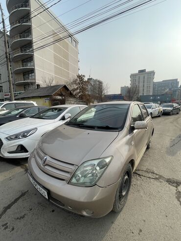 Toyota: Toyota ist: 2003 г., 1.3 л, Автомат, Бензин, Хэтчбэк