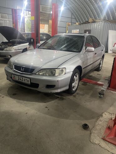 рассрочка авто без первоначального взноса: Honda Accord: 2001 г., 2 л, Механика, Бензин, Седан