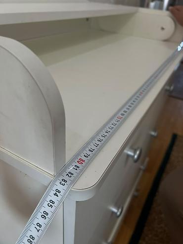 study table: Пеленальный комод белого цвета с бортиками и выдвижными ящиками — 3