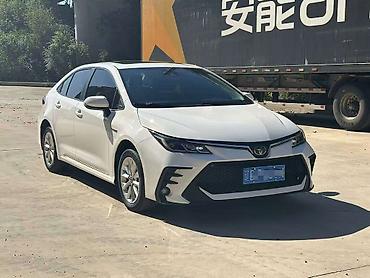 тайота и: Toyota Corolla: 2021 г., 1.8 л, Гибрид, Седан — 3