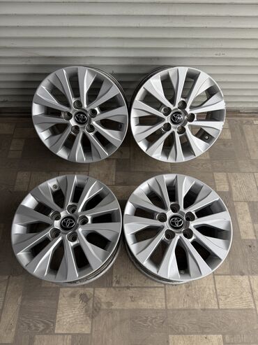 Диски: Литые Диски R 15 Toyota, Комплект, отверстий - 5, Б/у at lalafo.kg — 3 Диски: Литые Диски R 15 Toyota, Комплект, отверстий - 5, Б/у — 3