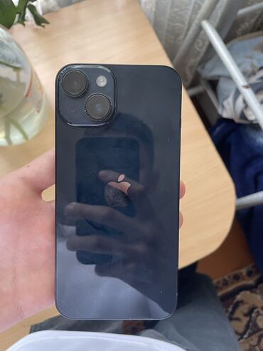 Apple iPhone: IPhone 14, Б/у, 128 ГБ, Jet Black, Зарядное устройство, Защитное стекло, Чехол, 85 %